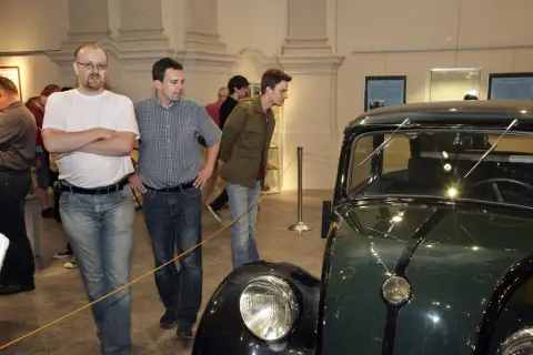 Dědeček automobil (96)