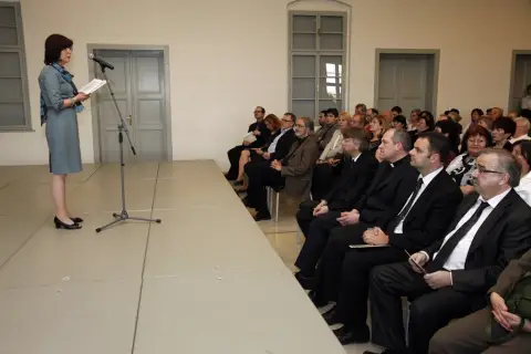 Mezi Východem a Západem / Svatí Cyril a Metoděj v kultuře českých zemí (46) Mezi Východem a Západem / Svatí Cyril a Metoděj v kultuře českých zemí (46)