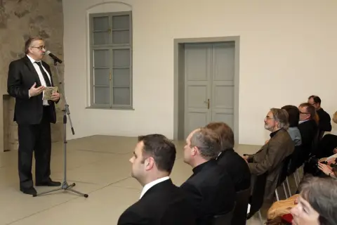 Mezi Východem a Západem / Svatí Cyril a Metoděj v kultuře českých zemí (52) Mezi Východem a Západem / Svatí Cyril a Metoděj v kultuře českých zemí (52)