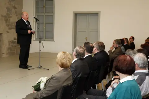 Mezi Východem a Západem / Svatí Cyril a Metoděj v kultuře českých zemí (60) Mezi Východem a Západem / Svatí Cyril a Metoděj v kultuře českých zemí (60)