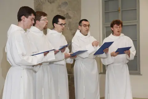 Mezi Východem a Západem / Svatí Cyril a Metoděj v kultuře českých zemí (62) Mezi Východem a Západem / Svatí Cyril a Metoděj v kultuře českých zemí (62)