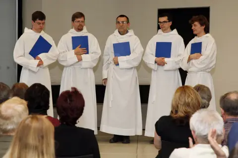 Mezi Východem a Západem / Svatí Cyril a Metoděj v kultuře českých zemí (65) Mezi Východem a Západem / Svatí Cyril a Metoděj v kultuře českých zemí (65)