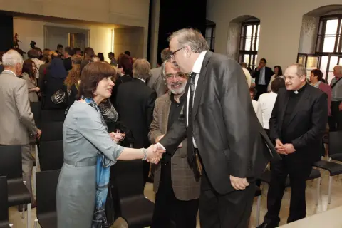 Mezi Východem a Západem / Svatí Cyril a Metoděj v kultuře českých zemí (79) Mezi Východem a Západem / Svatí Cyril a Metoděj v kultuře českých zemí (79)