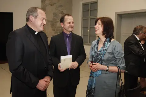 Mezi Východem a Západem / Svatí Cyril a Metoděj v kultuře českých zemí (80) Mezi Východem a Západem / Svatí Cyril a Metoděj v kultuře českých zemí (80)