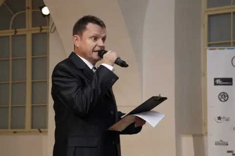 Víc než hra (55)