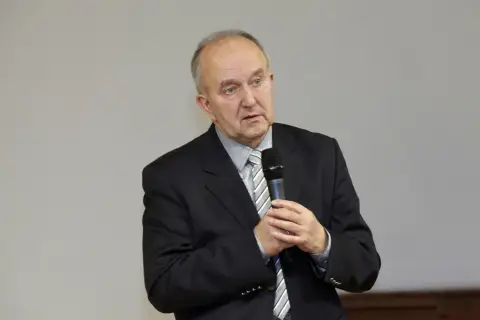 Víc než hra (95)