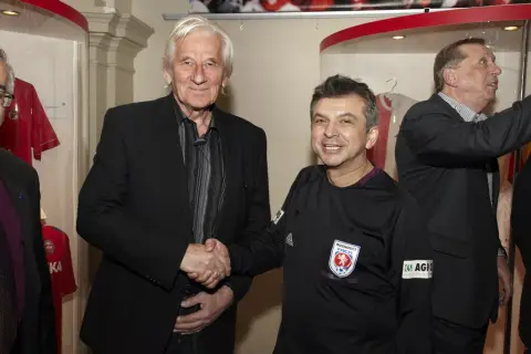 Víc než hra (115)