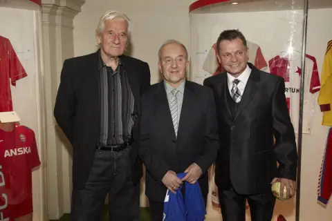 Víc než hra (117)