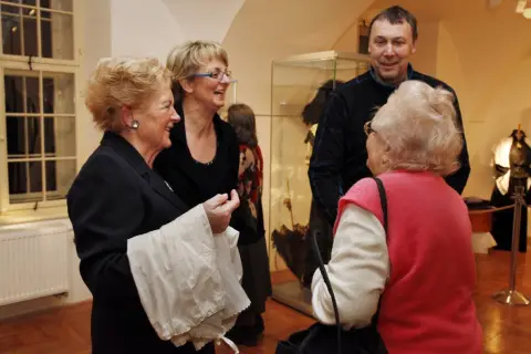 Něžný ženský svět (102)