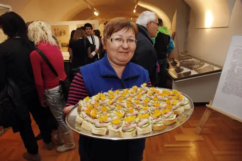 Něžný ženský svět (50)