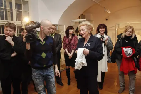 Něžný ženský svět (81)