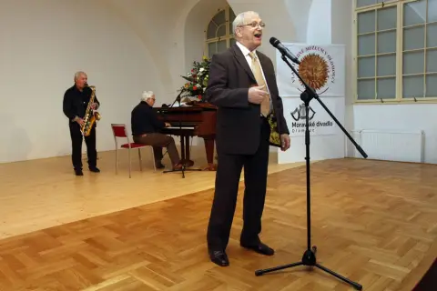 Jiří Suchý (211)