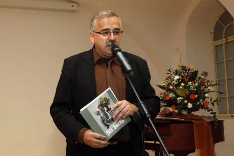 Jiří Suchý (245)