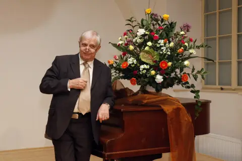 Jiří Suchý (294)