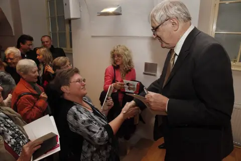 Jiří Suchý (277)