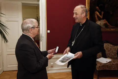 Jiří Suchý (200)