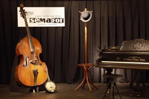 Jiří Suchý (65)