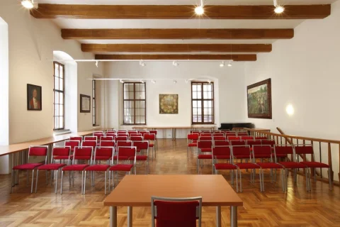 Radeckého sál – pohled zepředu